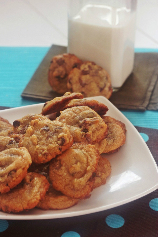 GALLETAS CON TROCITOS DE CHOCOLATE (COOKIES)