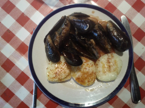 Mejillones a la marinera con un toque picante