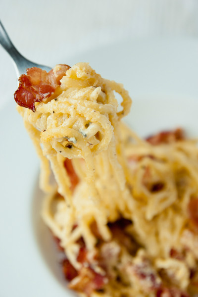 Espaguetis Carbonara con Jamón y Trufa