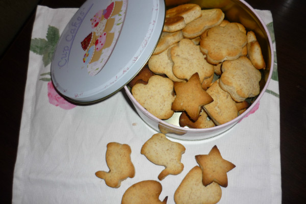 Galletas de harina integral y azúcar glasé