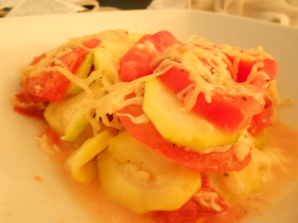 pastel de calabacin, tomate y queso