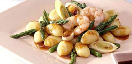 gnocchi con gambas y soja