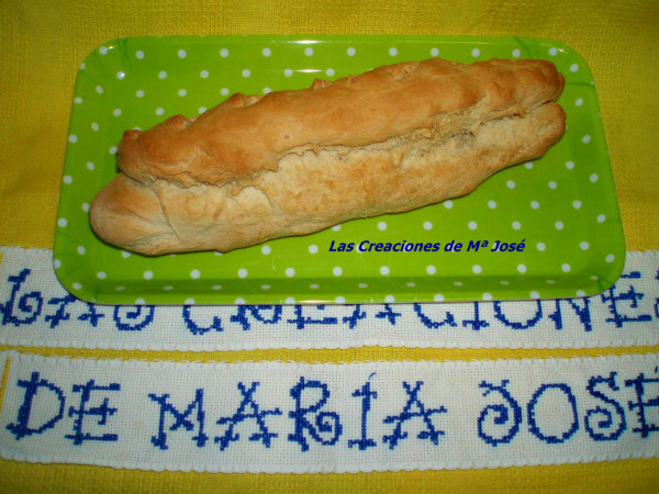 1 BARRITA DE PAN Y 4 BOLLITOS PREÑADOS