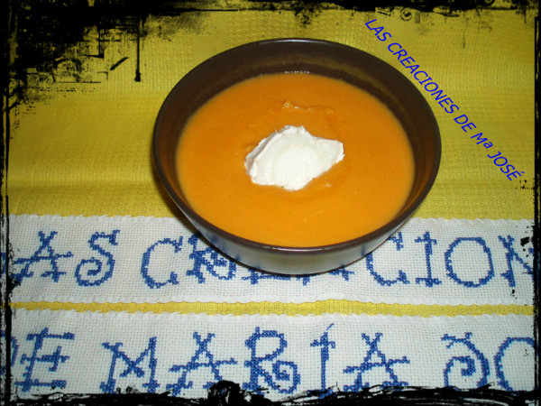 CREMA DE CALABAZA CON QUESO DE CABRA