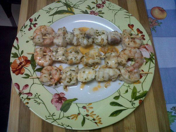 Brochetas de rape y gambas