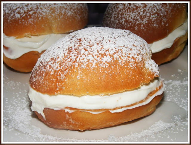 BOLLOS DE MANTEQUILLA CON NATA