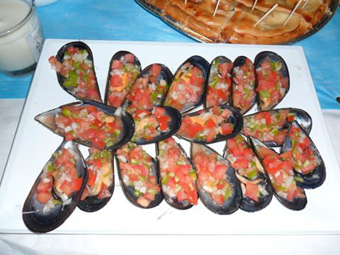 MEJILLONES AL VAPOR CON PICADILLO DE TOMATE