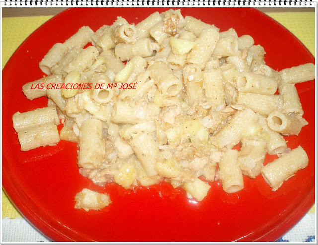 MACARRONES CON MANZANA Y ATÚN