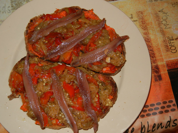 Torrada de Sobrasada, Escalibada y Anchoas