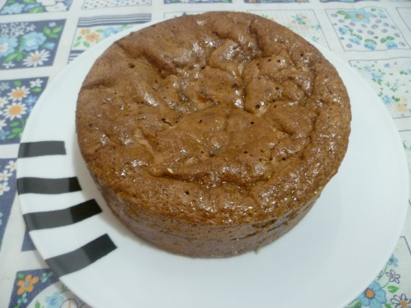 BIZCOCHO DE CHOCOLATE CON GLASEADO DE NARANJA