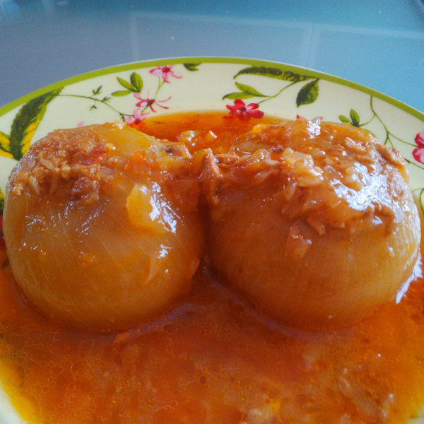 Cebollas rellenas de atún a mi manera