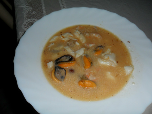 sopa de pescado con arroz