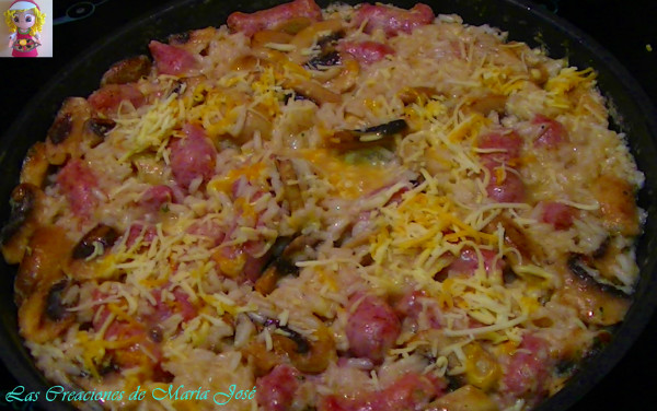 ARROZ CON SALCHICHAS Y CHAMPIÑONES