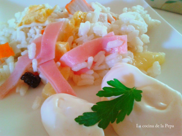 Ensalada de arroz con piña