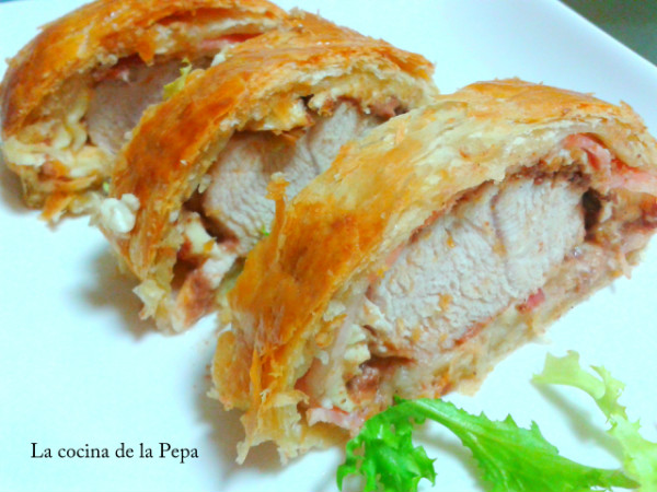 Solomillo en hojaldre con beicon, queso y paté