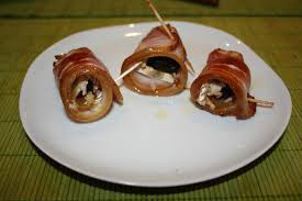 Pincho de dátil con queso y jamón