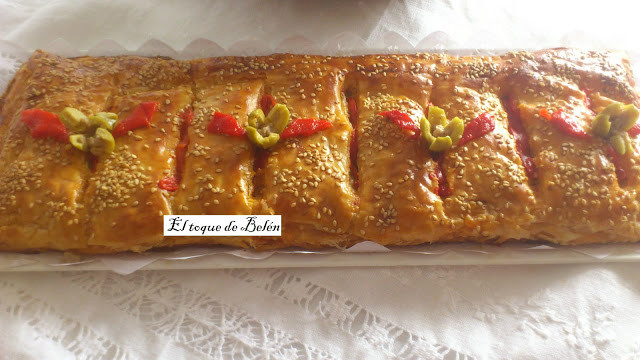 STRUDEL SALADO DE PIMIENTOS Y ACEITUNAS