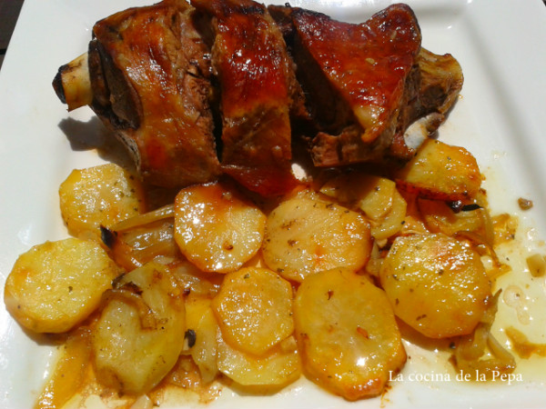 Paletilla de cordero al horno con patatas