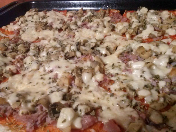 PIZZA con pan de lata ( pan de molde sin corteza)