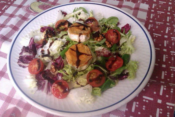 ensalada con queso de cabra y frutos secos