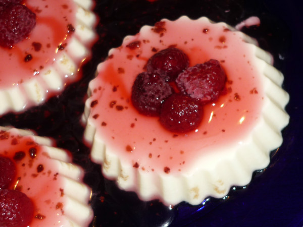 Panacotta con salsa de fresas