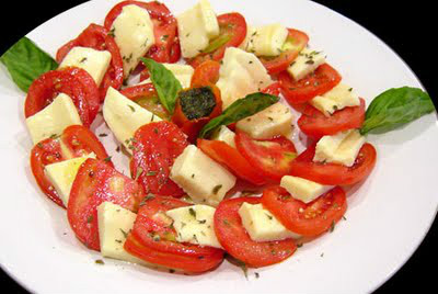 ensalada de tomate y queso