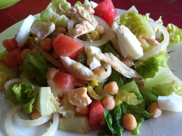 Ensalada de garbanzos con pollo