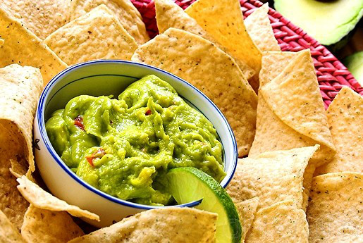 Guacamole con totopos