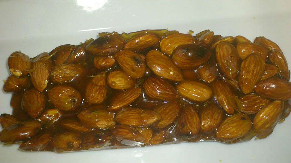 GUIRLACHE DE ALMENDRAS