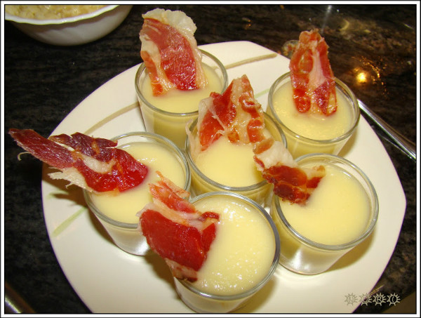 CREMA DE CEBOLLA CON CRUJIENTE DE JAMÓN