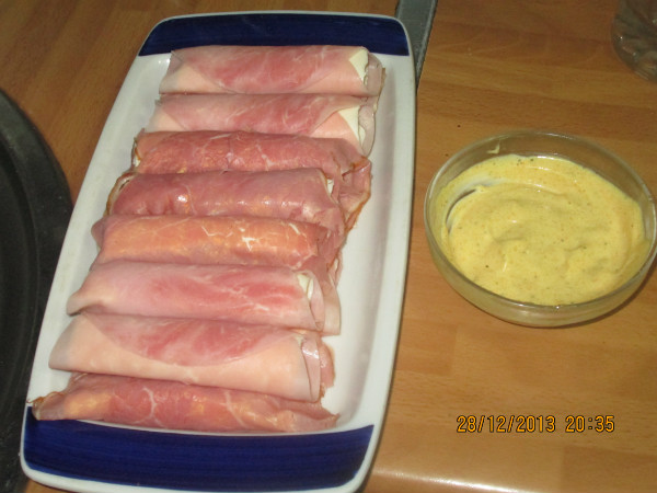 rollitos de jamon y salsa persa