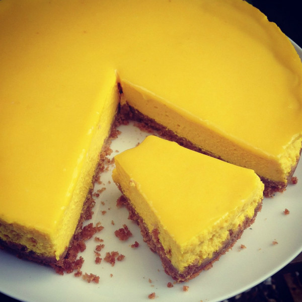 Tarta de queso y mango