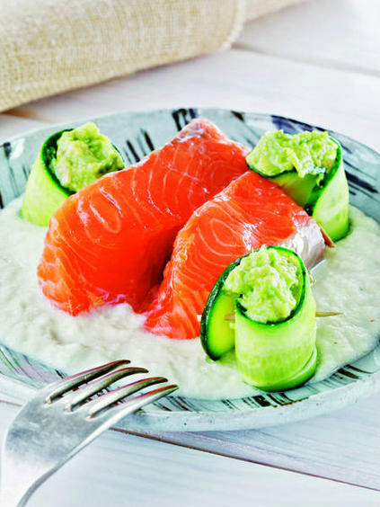 Salmón al horno con guacamole y salsa