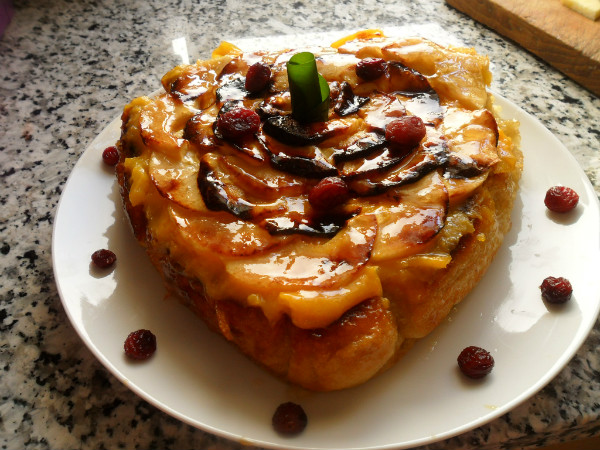 TARTA DE MANZANA Y CREMA