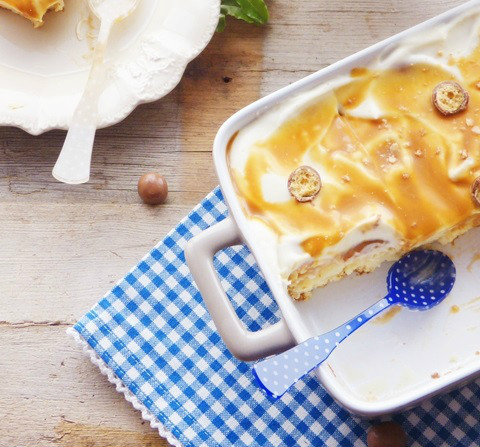 Pastel de leches varias con salsa de caramelo salado