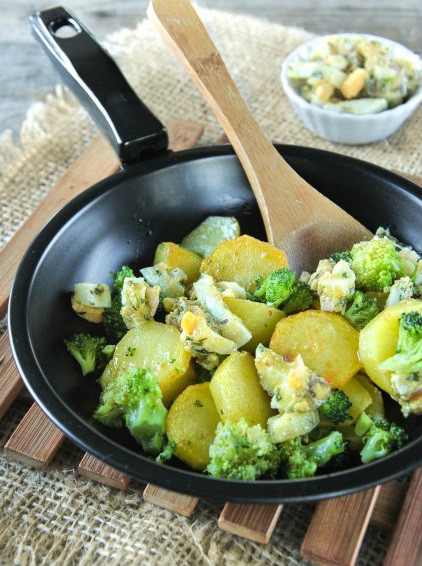 Brócoli y patatas al horno