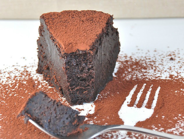 Chocolate fudge cake