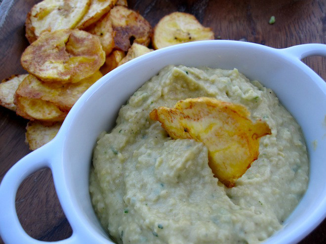 Hummus con aguacate