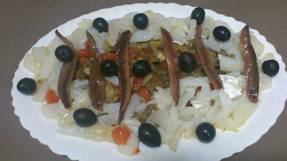 ENSALADA SEMIFRIA DE BACALAO