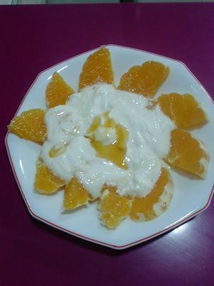 ensalada de naranja con queso batido