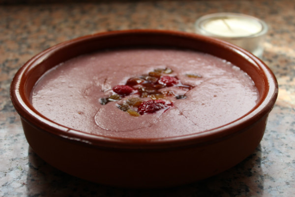 Porridge de frambuesa y frutas secas