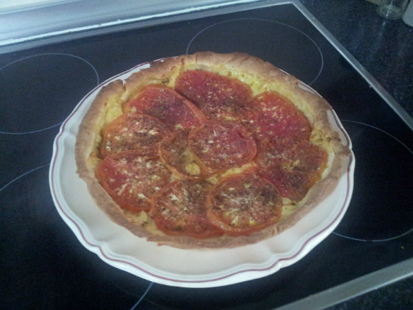 Tarta de tomate, queso y mostaza