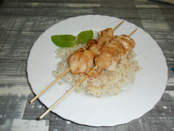 brochetas de pollo con miel