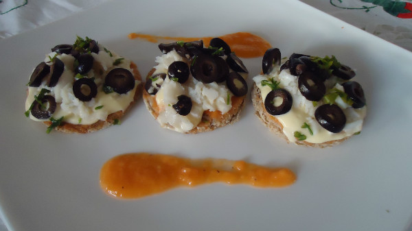 CANAPÉS DE ESKEITXADA