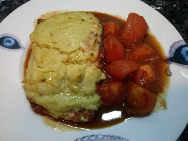 Salmón con gratinado de aguacate