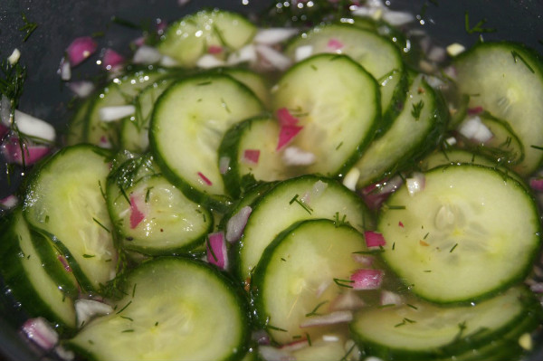 ensalada de pepino y eneldo