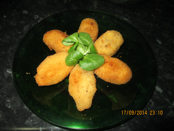 croquetas de morcilla y cebolla caramelizada