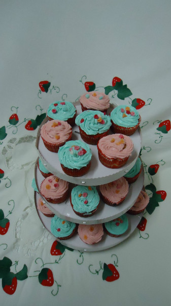 CUPCAKES DE VAINILLA Y BUTTERCREAM BÁSICA.