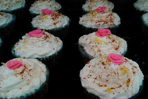 CUPCAKES DE SANGRÍA Y NATA CON CANELA Y LIMÓN