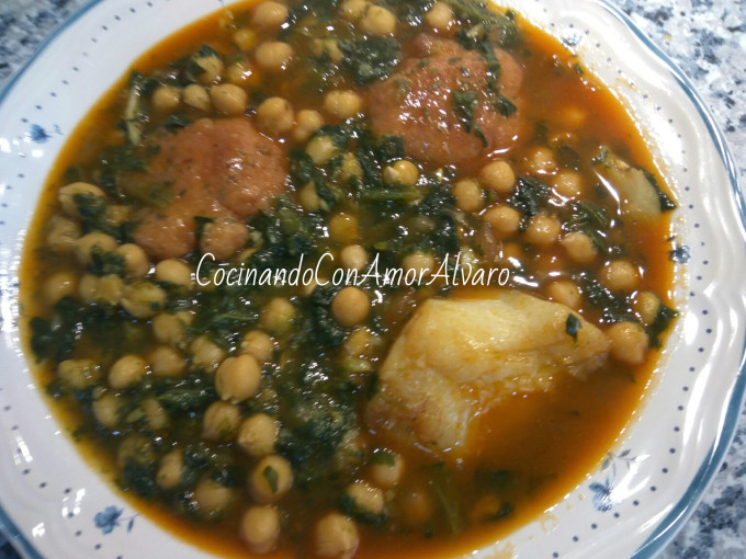 Potaje de Garbanzos con Bacalao y Espinacas